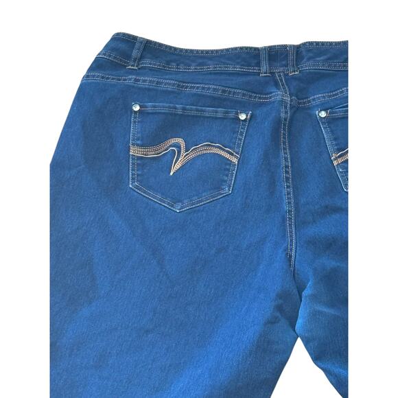 Cato Women's Plus Size Dark Wash Jeans 20W, Classic Fit Stretch Denim - Picture 8 of 9